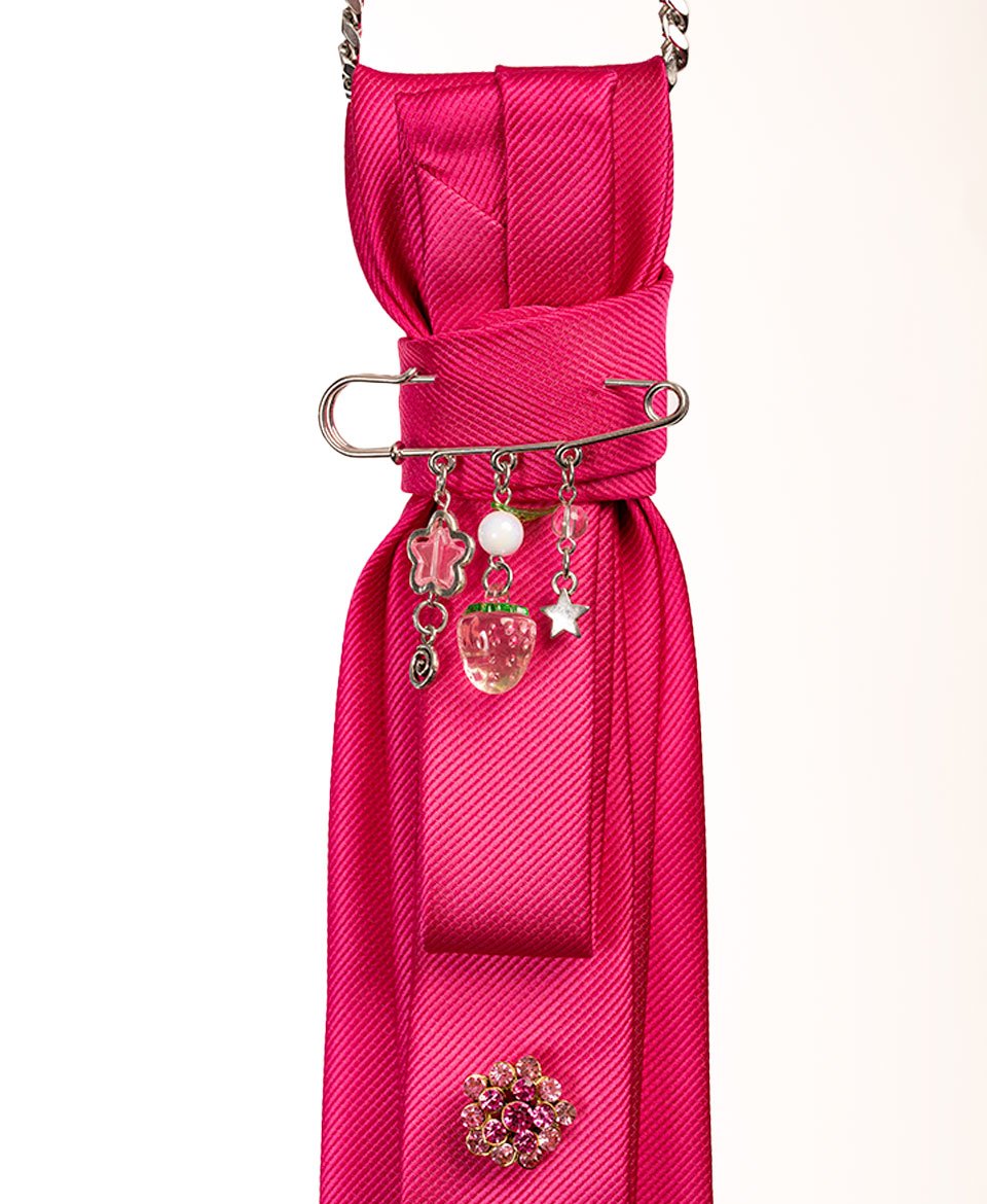 cravate fuchsia fleur