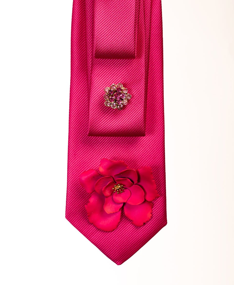cravate fuchsia fleur