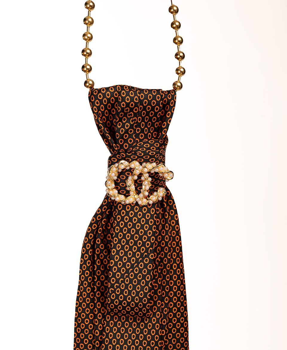 cravate monogramme doré